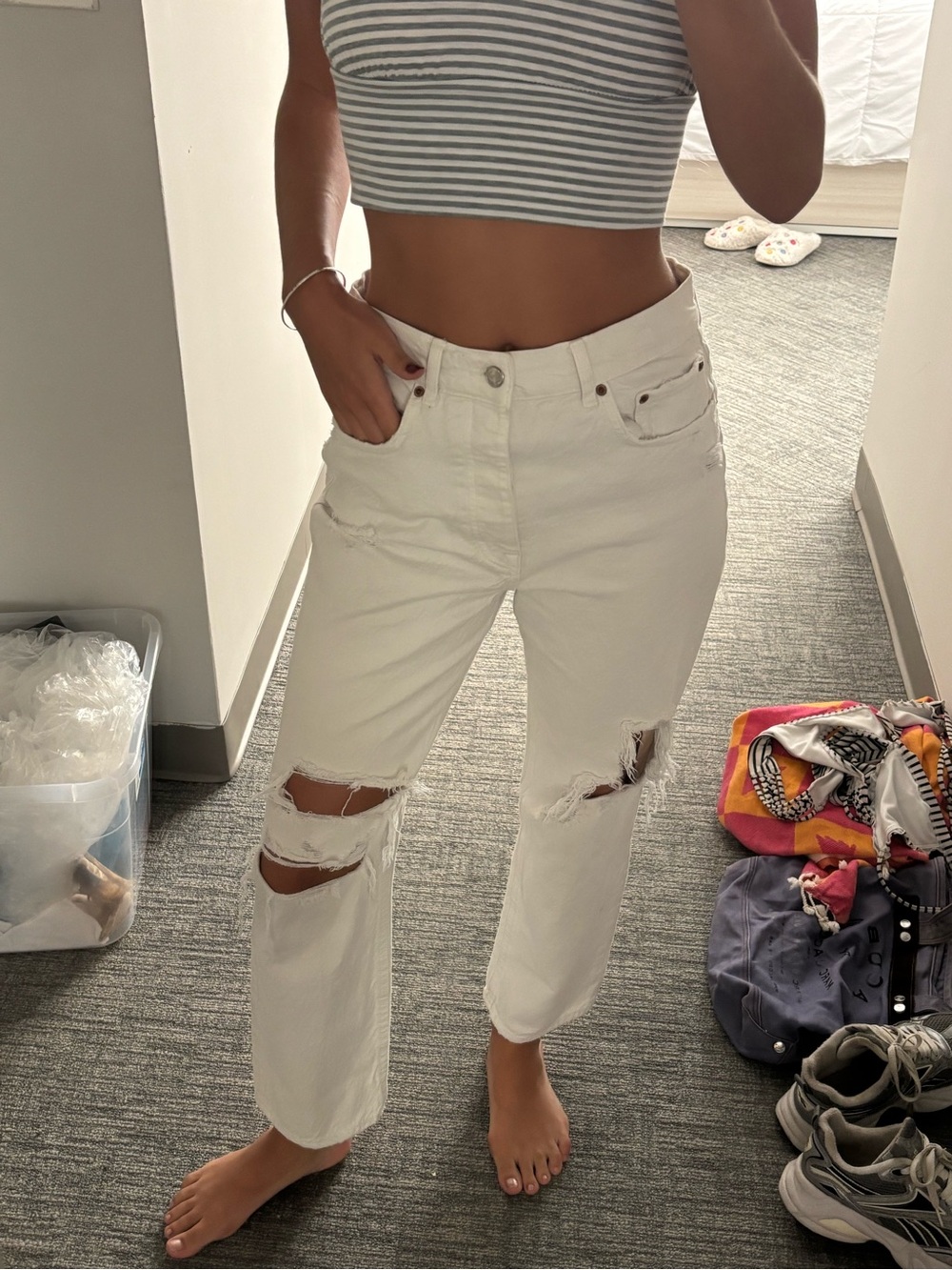 Zara Women’s White Distressed Bliss Straight Leg Jeans